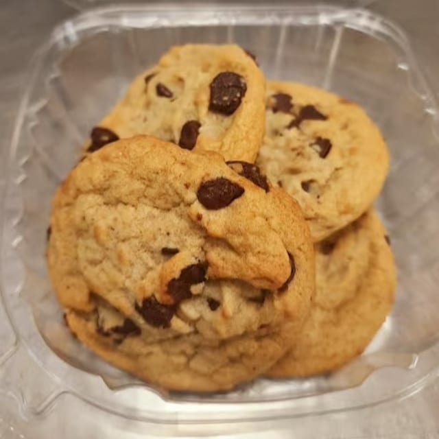 Chocolate Chip Cookies (4 ea.).